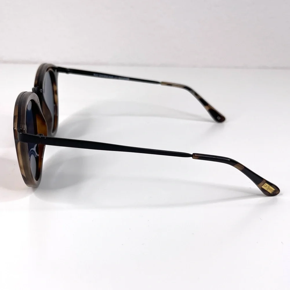 LE SPECS No Smirking Round Sunglasses New Volcanic Tort / Black
